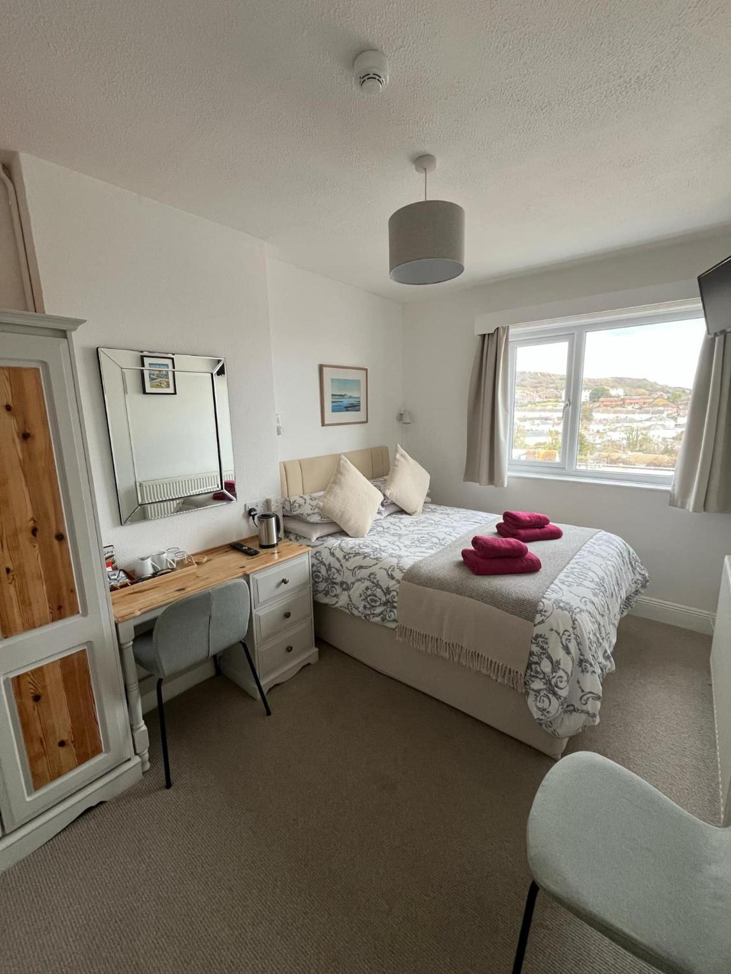 Lucerne Bed & Breakfast Lyme Regis Exterior foto