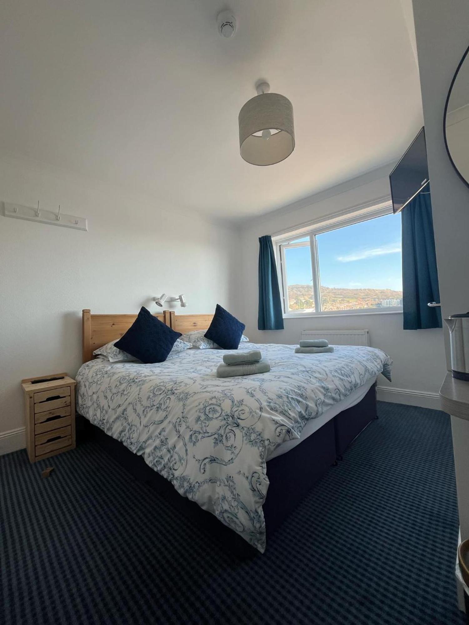 Lucerne Bed & Breakfast Lyme Regis Exterior foto